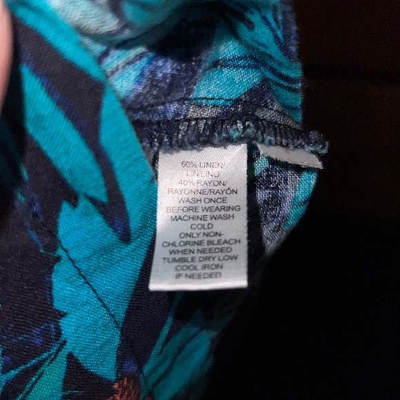 Women’s, dress by Loft, extra small, beautiful almost like a tropical pattern. - Picture 3 of 4